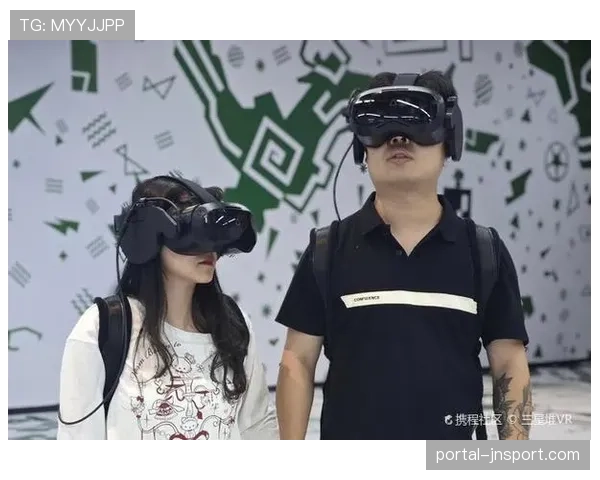 法国足球博物馆新增互动展区,体验者可通过VR模拟后卫防守选位 法国足球博物馆新增互动展区,体验者可通过VR模拟后卫防守选位